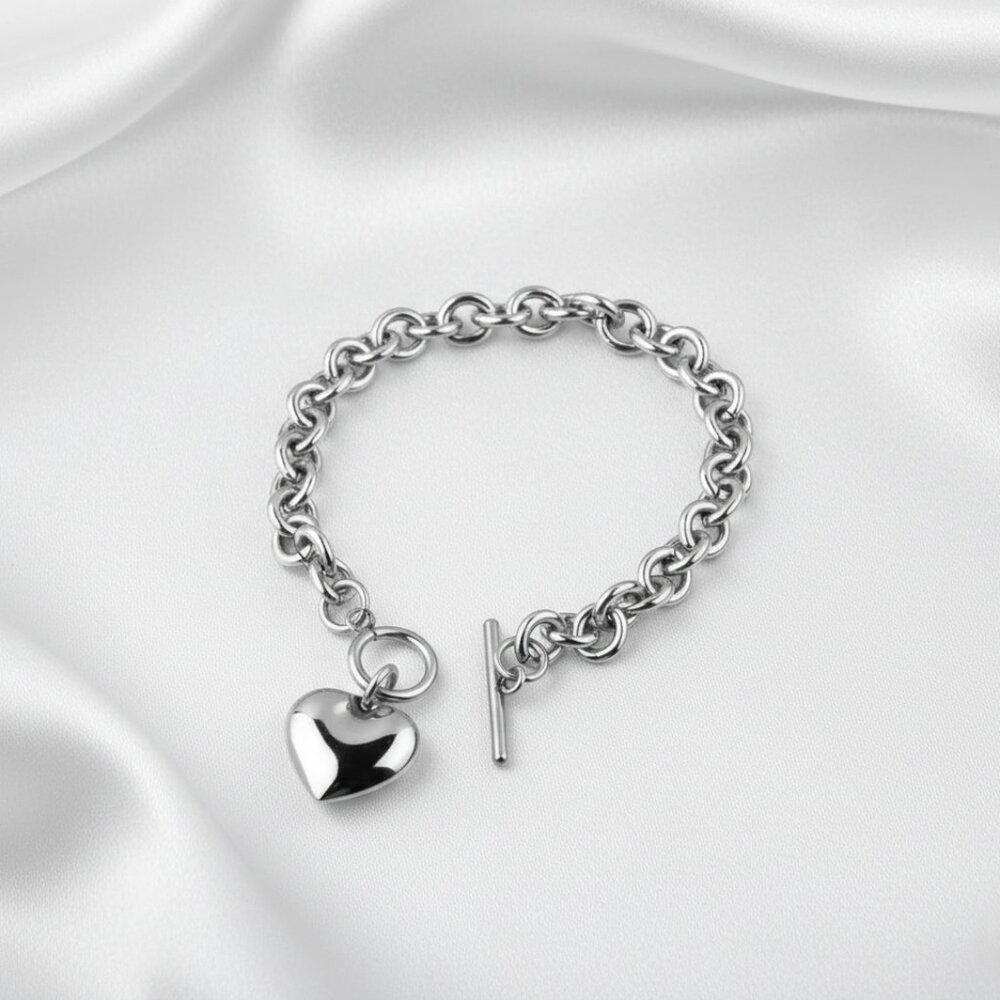 Stainless Steel Heart Charm Toggle Bracelet 8 inch Trendy Women’s NWOT - Picture 4 of 8